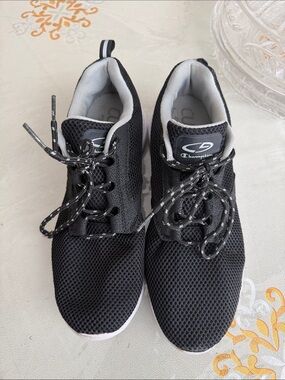 Champion Men’s Black Mesh Athletic Sneakers